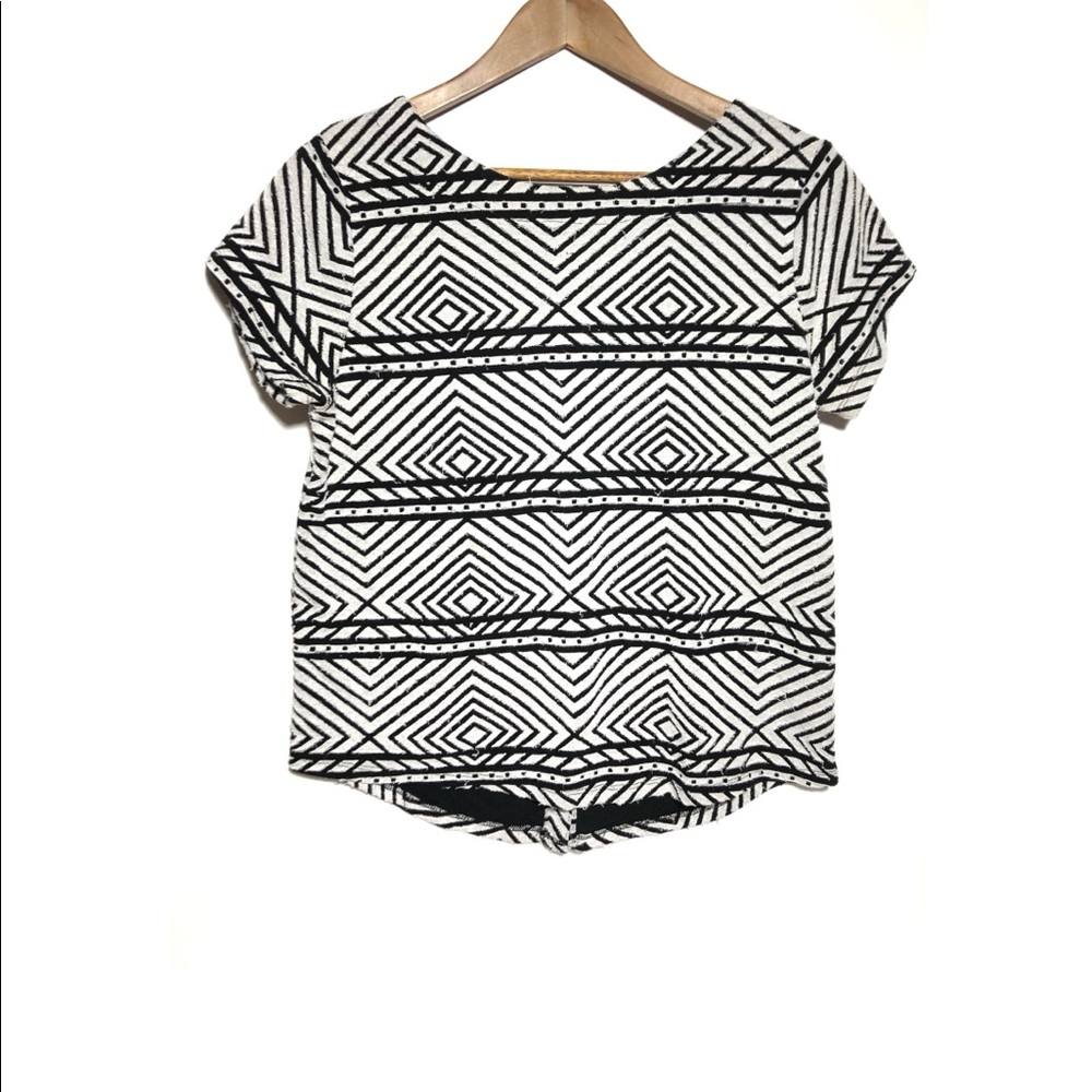 Lucky Brand Geometric Black White Button Down Tee